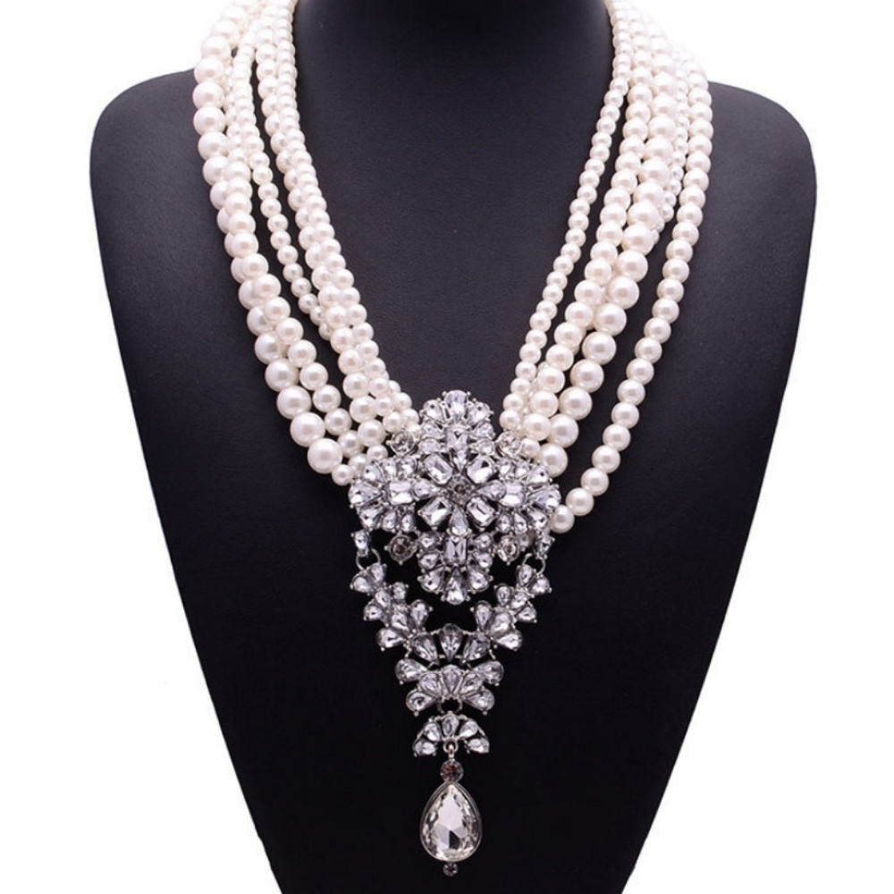 Necklace & Earrings - Diamonds and Pearls White - Picture 7 of 8